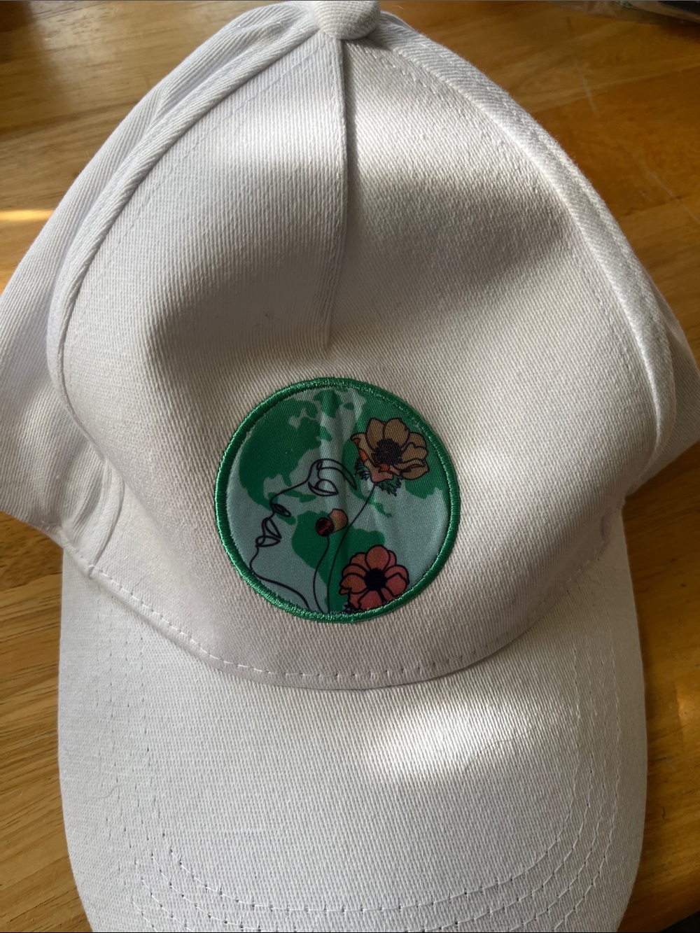 Beautiful Zanden - White Delicate Floral Patch Baseball Cap - Women
